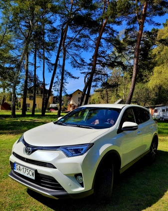 Toyota RAV4 cena 102090 przebieg: 93000, rok produkcji 2017 z Gorlice małe 106